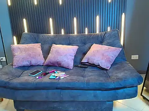 Snapshot of scarlett_aviebby chatting on 11-28-25, 01:36 scarlett aviebby online show from 11-28-25, 01:36