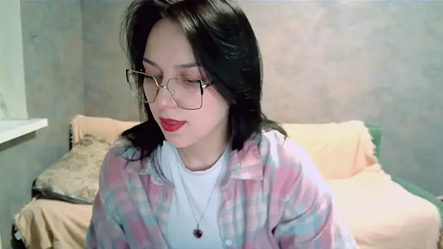 Snapshot of GlibRasher chatting on 12-01-25, 08:03 GlibRasher online show from 12-01-25, 08:03