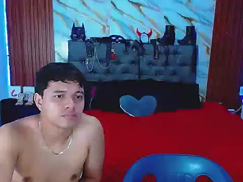 Snapshot of Meryandcris chatting on 12-16-25, 06:29 Meryandcris online show from 12-16-25, 06:29