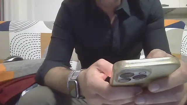 Snapshot of Eroshotlicker chatting on 12-01-25, 11:10 Eroshotlicker online show from 12-01-25, 11:10