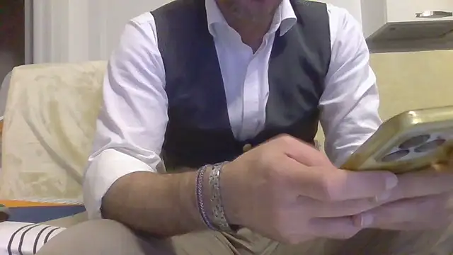 Snapshot of Eroshotlicker chatting on 05-06-26, 09:09 Eroshotlicker online show from 05-06-26, 09:09