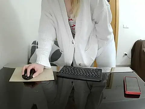 Snapshot of Adelyxveex chatting on 12-05-25, 12:41 Adelyxveex online show from 12-05-25, 12:41