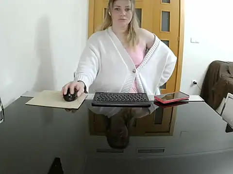 Adelyxveex online show from 01-10-26, 11:42