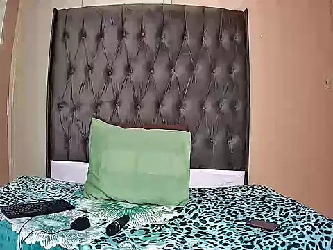 SavageHoney online show from 12-22-25, 08:28