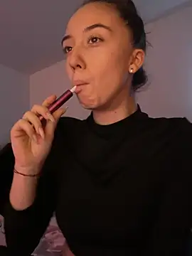 Snapshot of CristinaSw chatting on 12-16-25, 02:22 CristinaSw online show from 12-16-25, 02:22