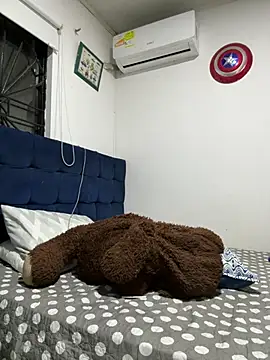 OliverWest04 online show from 04-15-26, 09:16