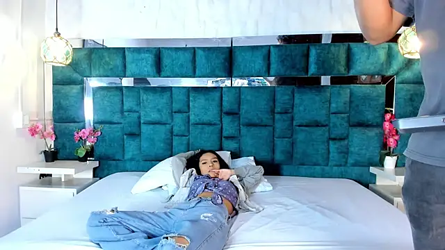  bonnyandclyde online show from 04-23-26, 01:02