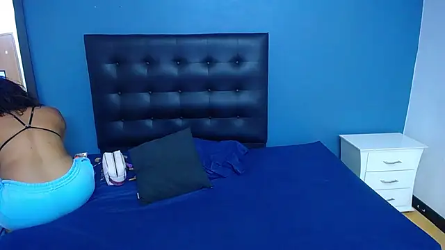 Snapshot of naughty_bigass_18 chatting on 12-03-25, 03:25 naughty bigass 18 online show from 12-03-25, 03:25