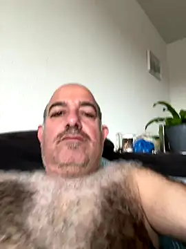 Snapshot of Laufla chatting on 12-20-25, 10:00 Laufla online show from 12-20-25, 10:00