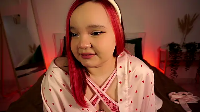 Snapshot of Rose_Luvv chatting on 12-16-25, 07:35 Rose Luvv online show from 12-16-25, 07:35