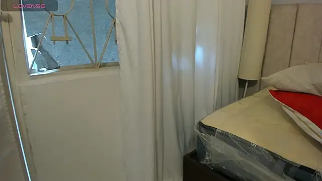 Snapshot of Noaahweber chatting on 12-17-25, 07:53 Noaahweber online show from 12-17-25, 07:53