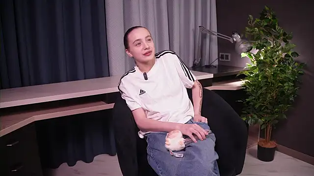 Snapshot of JesseGudgel chatting on 11-27-25, 11:12 JesseGudgel online show from 11-27-25, 11:12