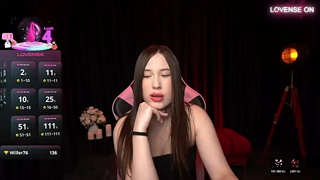 Snapshot of SoffiRay chatting on 12-13-25, 07:53 SoffiRay online show from 12-13-25, 07:53