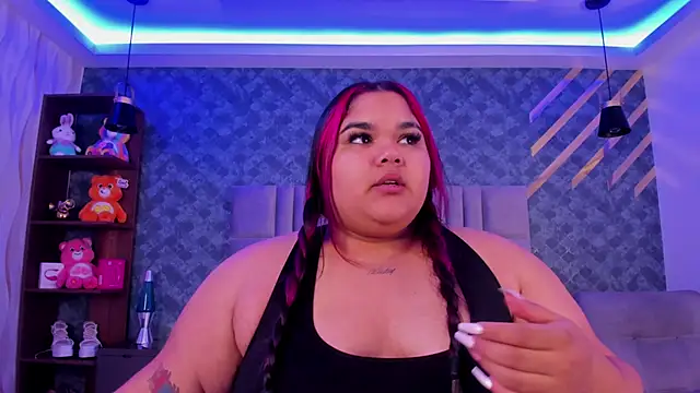 Snapshot of AlyzzandreRouge chatting on 12-02-25, 12:32 AlyzzandreRouge online show from 12-02-25, 12:32