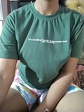 Snapshot of RASHMI_SHARMA9 chatting on 06-21-26, 06:10 RASHMI SHARMA9 online show from 06-21-26, 06:10