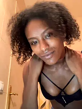 Snapshot of ___Hannah___ chatting on 12-03-25, 06:06 Hannah online show from 12-03-25, 06:06