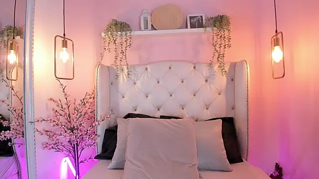 AmberHarpper online show from 03-28-26, 02:16