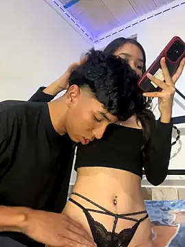 Snapshot of aurora_082 chatting on 12-05-25, 04:43 aurora 082 online show from 12-05-25, 04:43