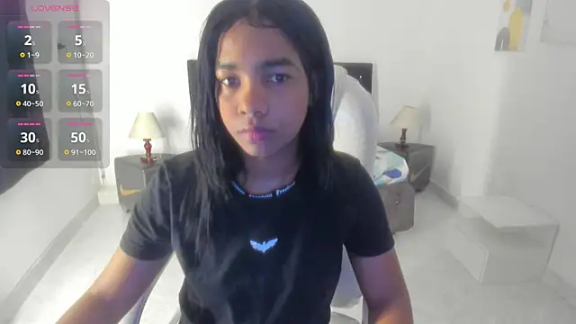 Snapshot of miiyaako_ds chatting on 11-28-25, 08:39 miiyaako ds online show from 11-28-25, 08:39