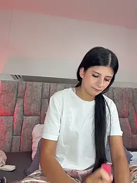 ZafiraNavarro online show from 04-19-26, 06:10