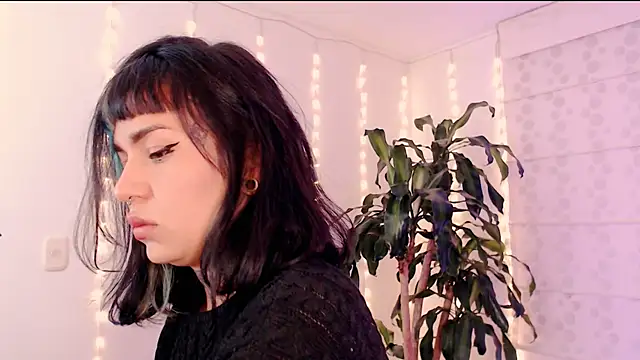 justmartina  online show from 03-10-26, 01:32