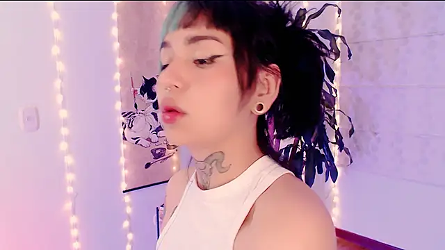 justmartina  online show from 03-18-26, 02:15