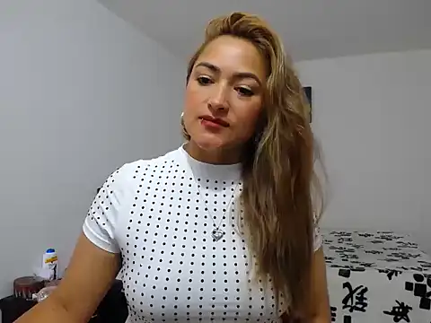 Snapshot of ximenaxcite19 chatting on 12-02-25, 12:21 ximenaxcite19 online show from 12-02-25, 12:21