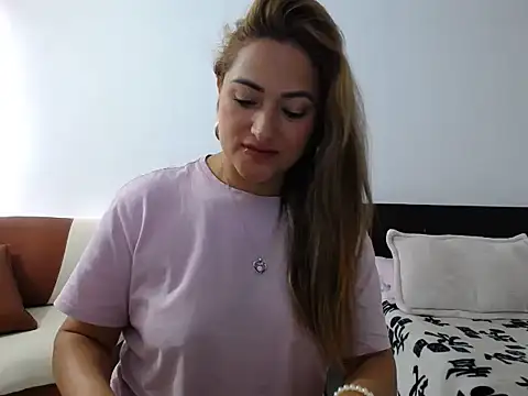 Snapshot of ximenaxcite19 chatting on 12-04-25, 01:20 ximenaxcite19 online show from 12-04-25, 01:20