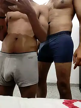 Snapshot of Amit22122 chatting on 11-30-25, 03:27 Amit22122 online show from 11-30-25, 03:27