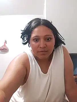 Snapshot of Renatta_Sweet chatting on 04-24-26, 01:08 Renatta Sweet online show from 04-24-26, 01:08