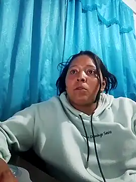 Snapshot of Renatta_Sweet chatting on 04-28-26, 03:33 Renatta Sweet online show from 04-28-26, 03:33