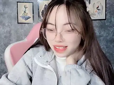 Snapshot of Aria5999 chatting on 12-04-25, 06:49 Aria5999 online show from 12-04-25, 06:49