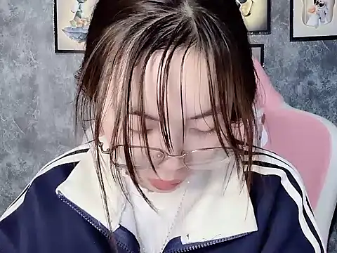 Snapshot of Aria5999 chatting on 12-05-25, 06:26 Aria5999 online show from 12-05-25, 06:26