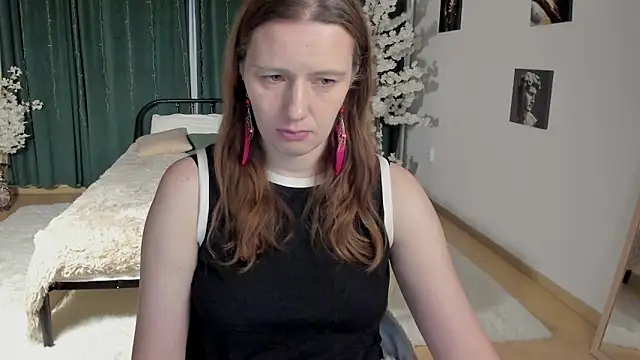 Snapshot of KathrineMeyer chatting on 12-14-25, 02:17 KathrineMeyer online show from 12-14-25, 02:17