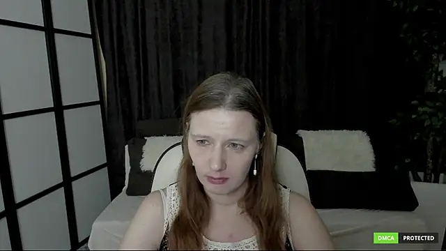 Snapshot of KathrineMeyer chatting on 12-16-25, 02:27 KathrineMeyer online show from 12-16-25, 02:27