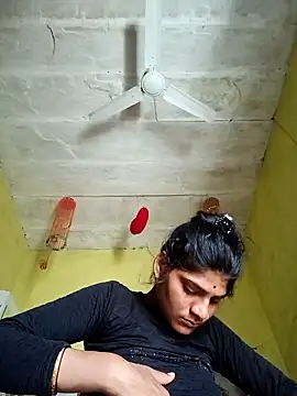 Snapshot of Janki_cute chatting on 04-13-26, 09:04 Janki cute online show from 04-13-26, 09:04