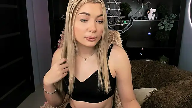 HyileyClark online show from 12-14-25, 09:25