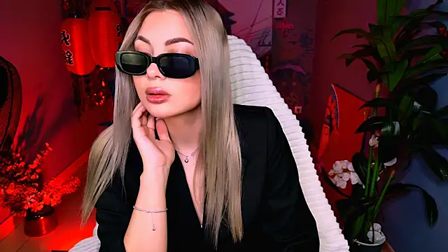 HyileyClark online show from 03-24-26, 09:47