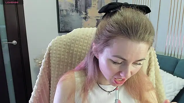 Snapshot of SofiAngela chatting on 12-04-25, 01:04 SofiAngela online show from 12-04-25, 01:04