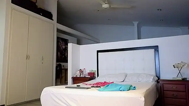 CerecitaQueenn online show from 01-09-26, 12:57