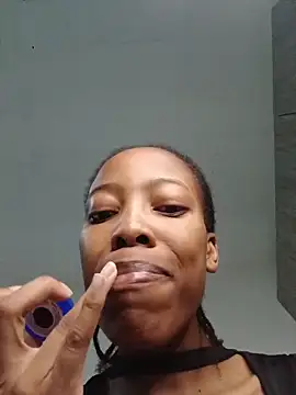 Snapshot of MsParisSmith chatting on 11-29-25, 01:25 MsParisSmith online show from 11-29-25, 01:25