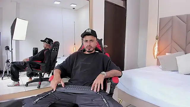 MatthewCullen online show from 04-25-26, 07:11