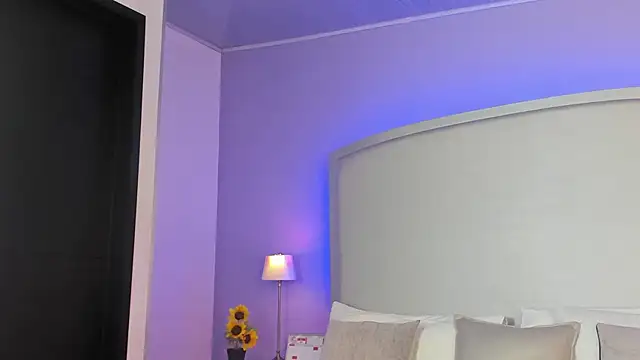 Snapshot of salome_moon_ chatting on 05-20-26, 11:38 salome moon online show from 05-20-26, 11:38