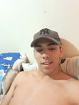 Snapshot of arturo__butera chatting on 12-01-25, 03:44 arturo butera online show from 12-01-25, 03:44