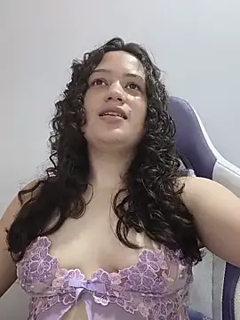 Snapshot of Alana_444 chatting on 05-26-26, 03:46 Alana 444 online show from 05-26-26, 03:46