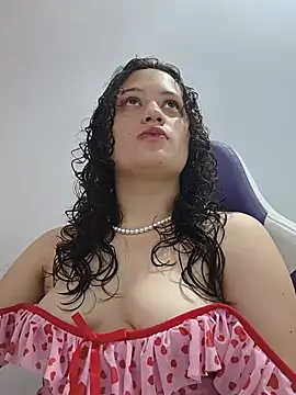 Snapshot of Alana_444 chatting on 07-23-26, 04:43 Alana 444 online show from 07-23-26, 04:43
