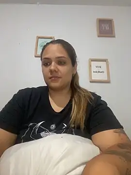 Snapshot of LoreinnFox chatting on 04-09-26, 04:12 LoreinnFox online show from 04-09-26, 04:12