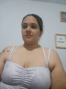 Snapshot of LoreinnFox chatting on 04-28-26, 04:06 LoreinnFox online show from 04-28-26, 04:06