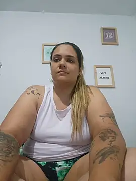 Snapshot of LoreinnFox chatting on 06-02-26, 03:30 LoreinnFox online show from 06-02-26, 03:30