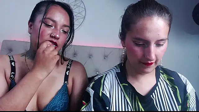 Snapshot of sharon_and_sharit chatting on 12-04-25, 03:49 sharon and sharit online show from 12-04-25, 03:49